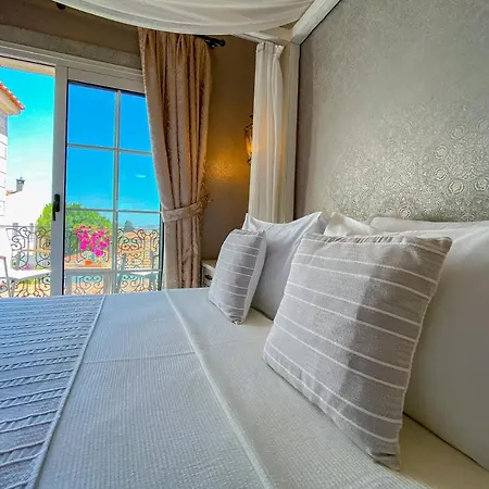 Provence Mansion 2* Alaçatı