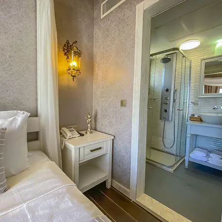 מלון Provence Mansion 2*