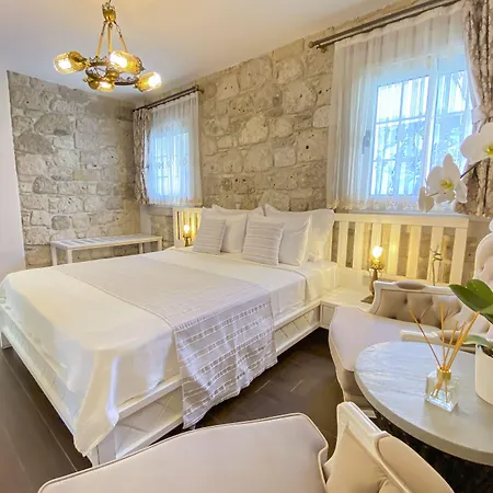 Szálloda Provence Mansion 2*
