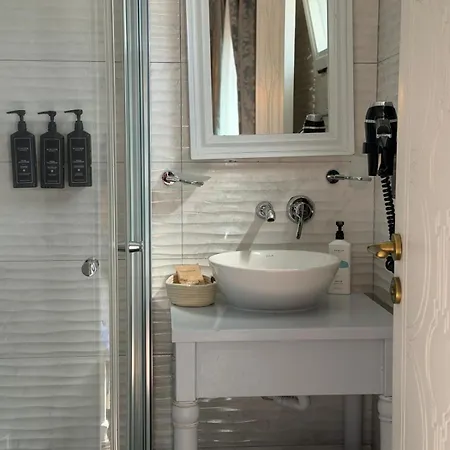 Provence Mansion Hotel