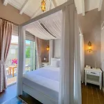 Provence Mansıon Alaçati Hotel 2*