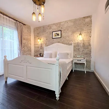 Provence Mansion 2*