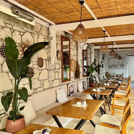Szálloda Provence Mansion 2*