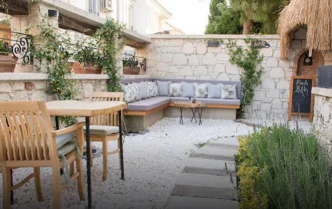 Provence Mansion Hotel